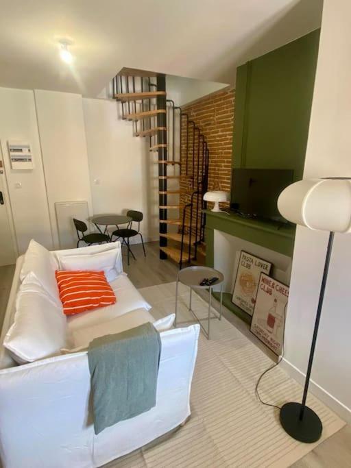 Le 23, Cocon Dans Le Centre Historique Apartment Montauban Exterior photo
