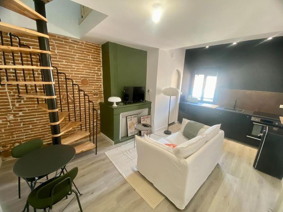 Le 23, Cocon Dans Le Centre Historique Apartment Montauban Exterior photo