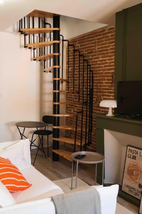 Le 23, Cocon Dans Le Centre Historique Apartment Montauban Exterior photo